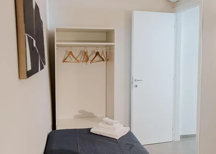 Senape - By Lovecomo Менаджо